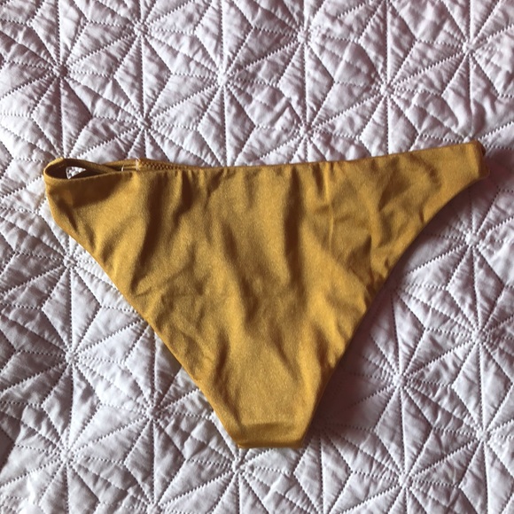 🎁4 for $50🎁 RVCA bikini bottom (yellow) - Picture 6 of 6